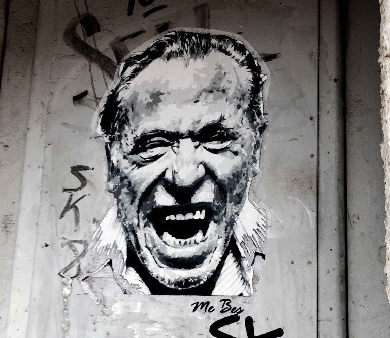 Charles Bukowski · arte urbano de ME BES en Zaragoza