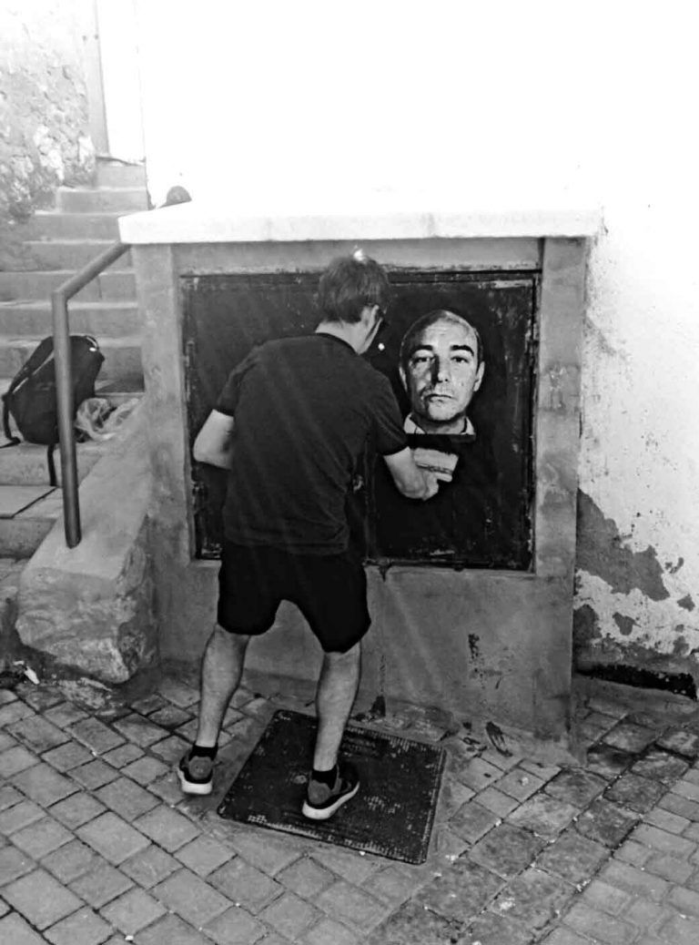 Antonio Saura · arte urbano de ME BES en Cuenca