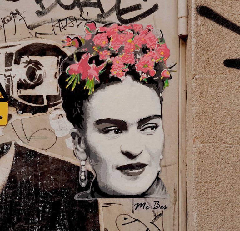 Frida Kahlo · arte urbano de ME BES