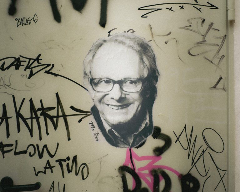 Ken Loach · arte urbano de ME BES